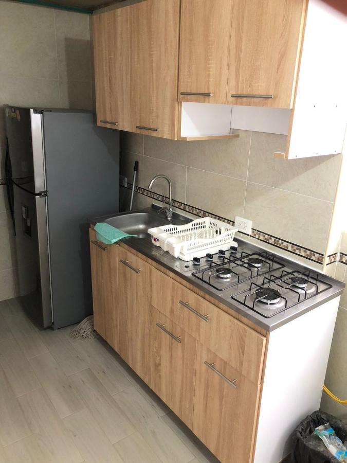 Hospedagem domiciliar Nr Airport & Embassy / Rooms-apartments